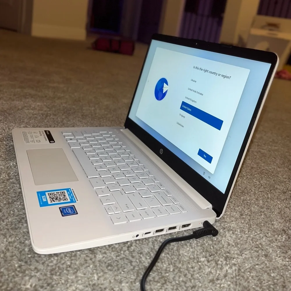 HP - 14” Laptop - Intel Celeron - 4GB Memory - 64GB eMMC - Snowflake White